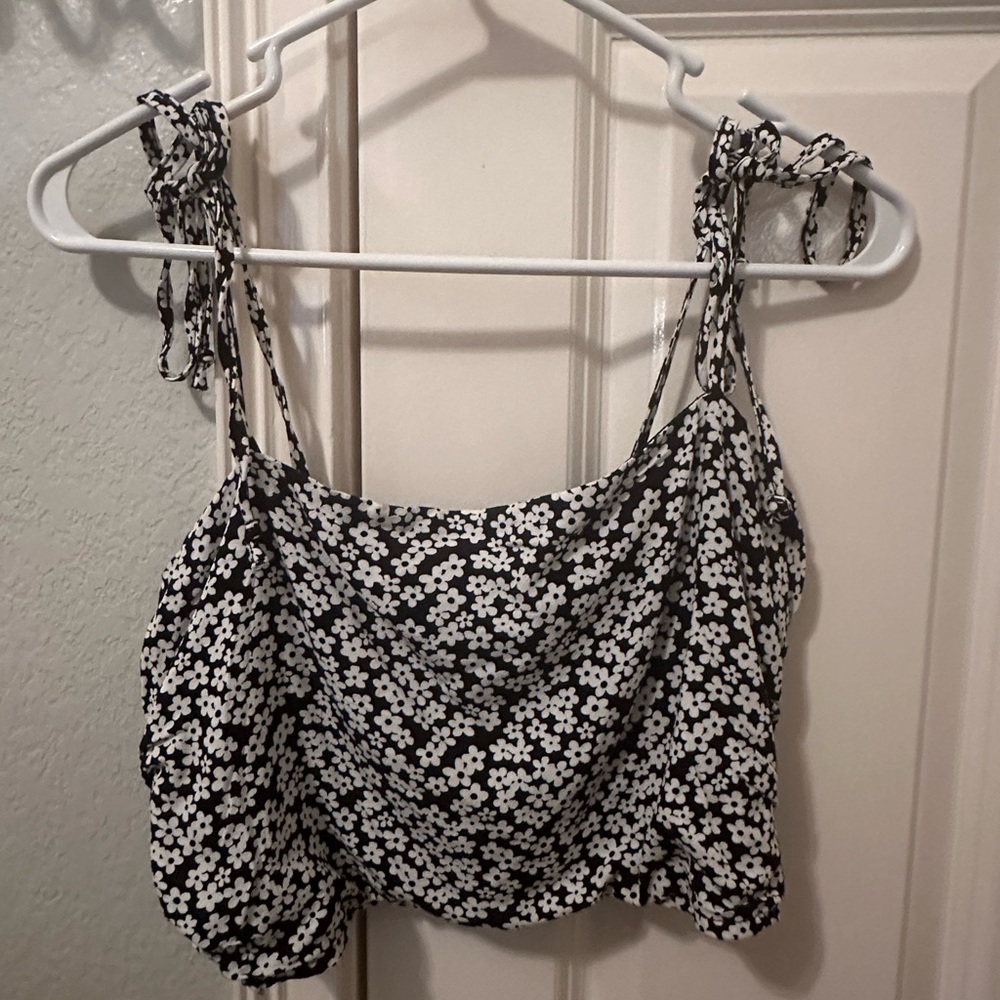 Size small, flower top, adjustable straps